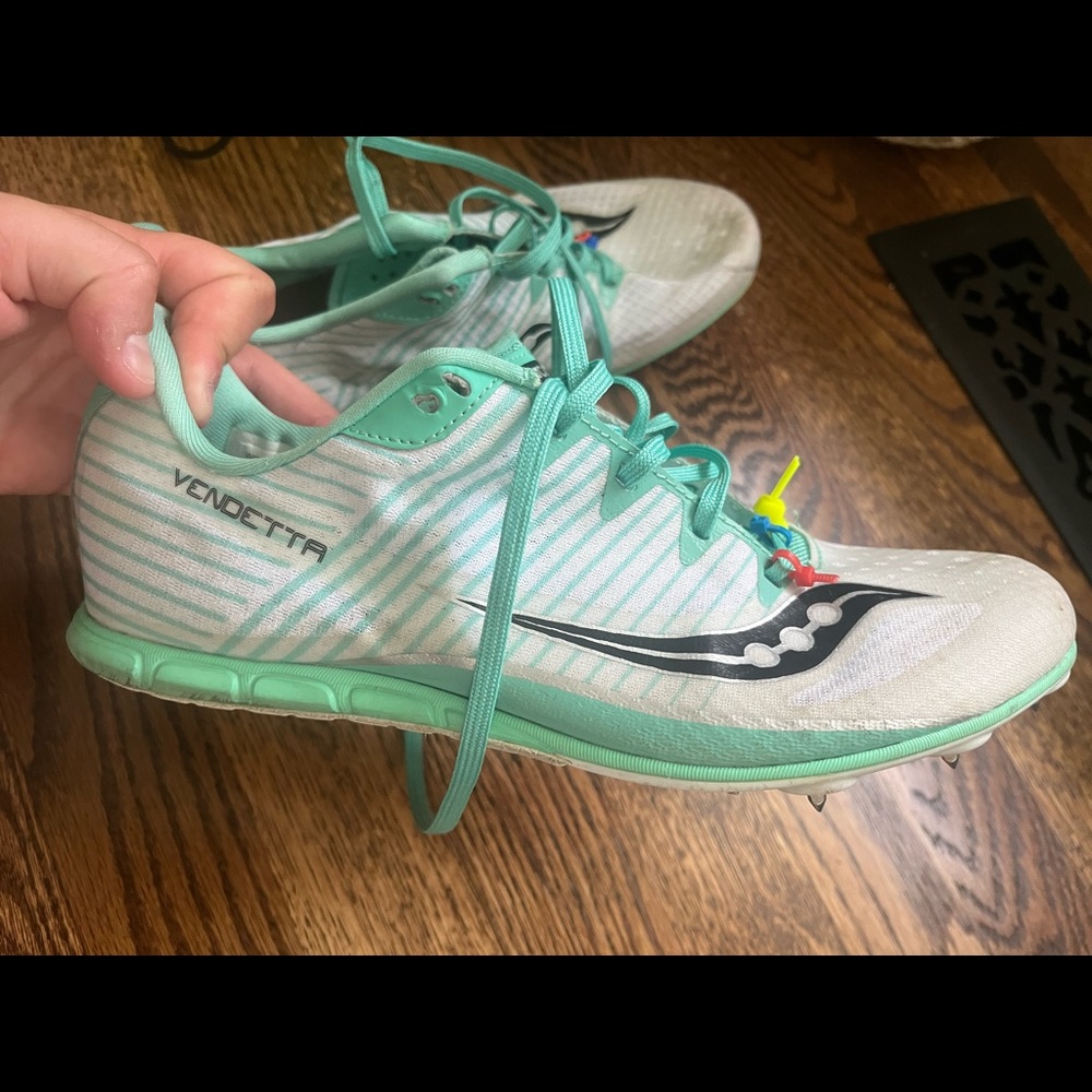 Saucony Mid-distance spikes!!!